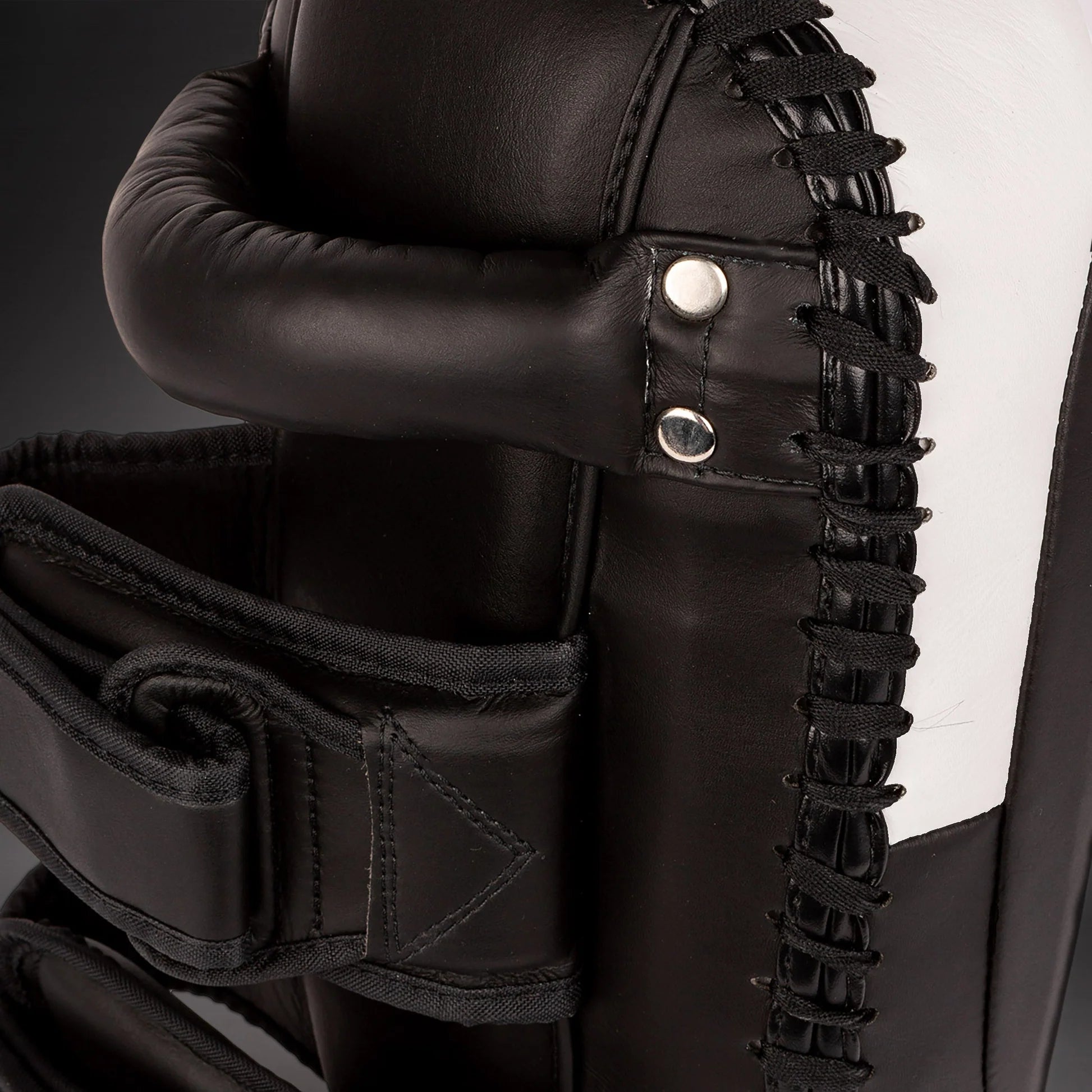 Venum Kick Boxing 2.0 Micro Fiber Paos - Black/White