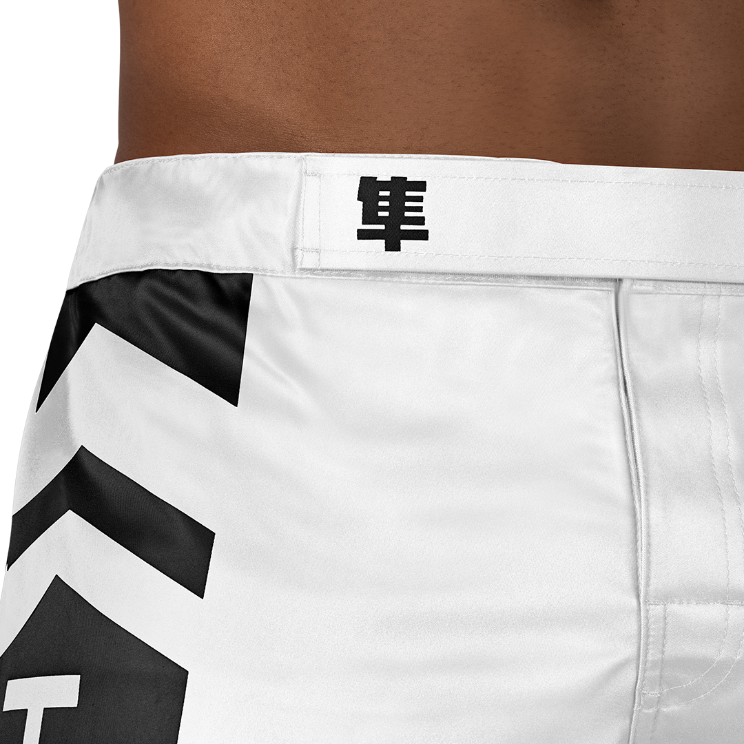 #Color_White/Black