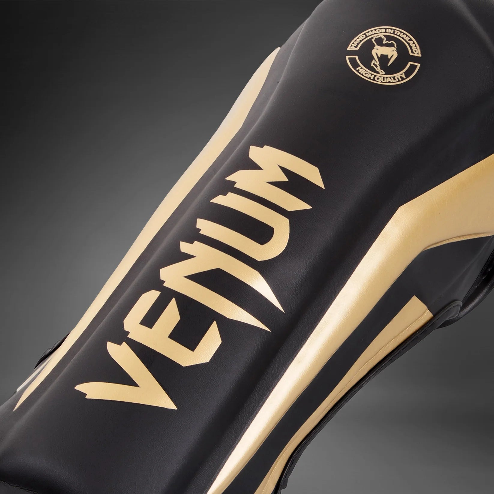 #Color_Black/Gold