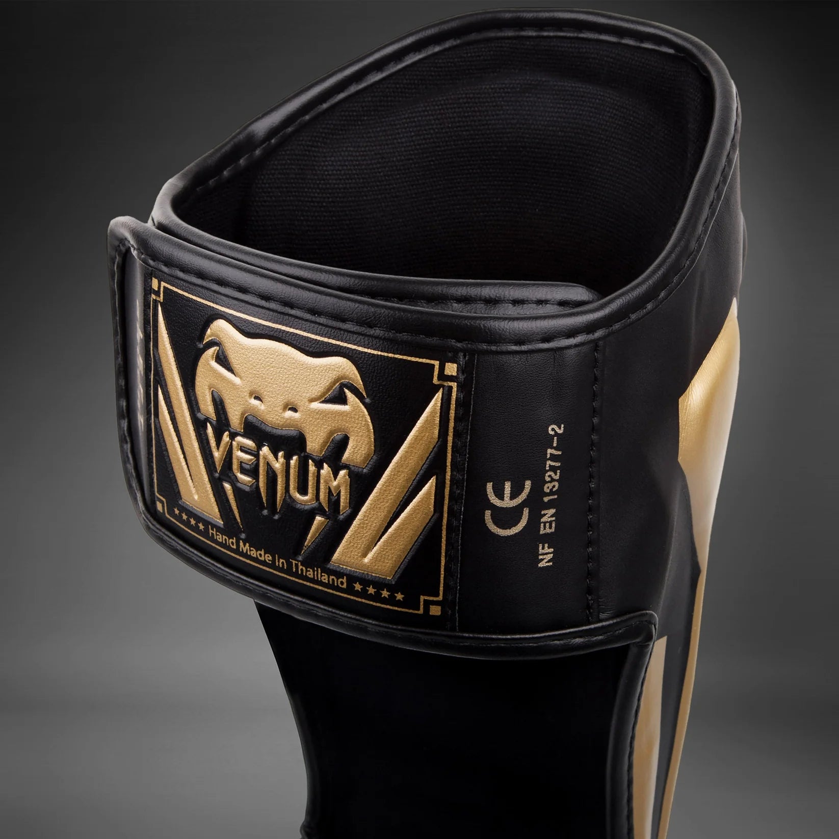 #Color_Black/Gold