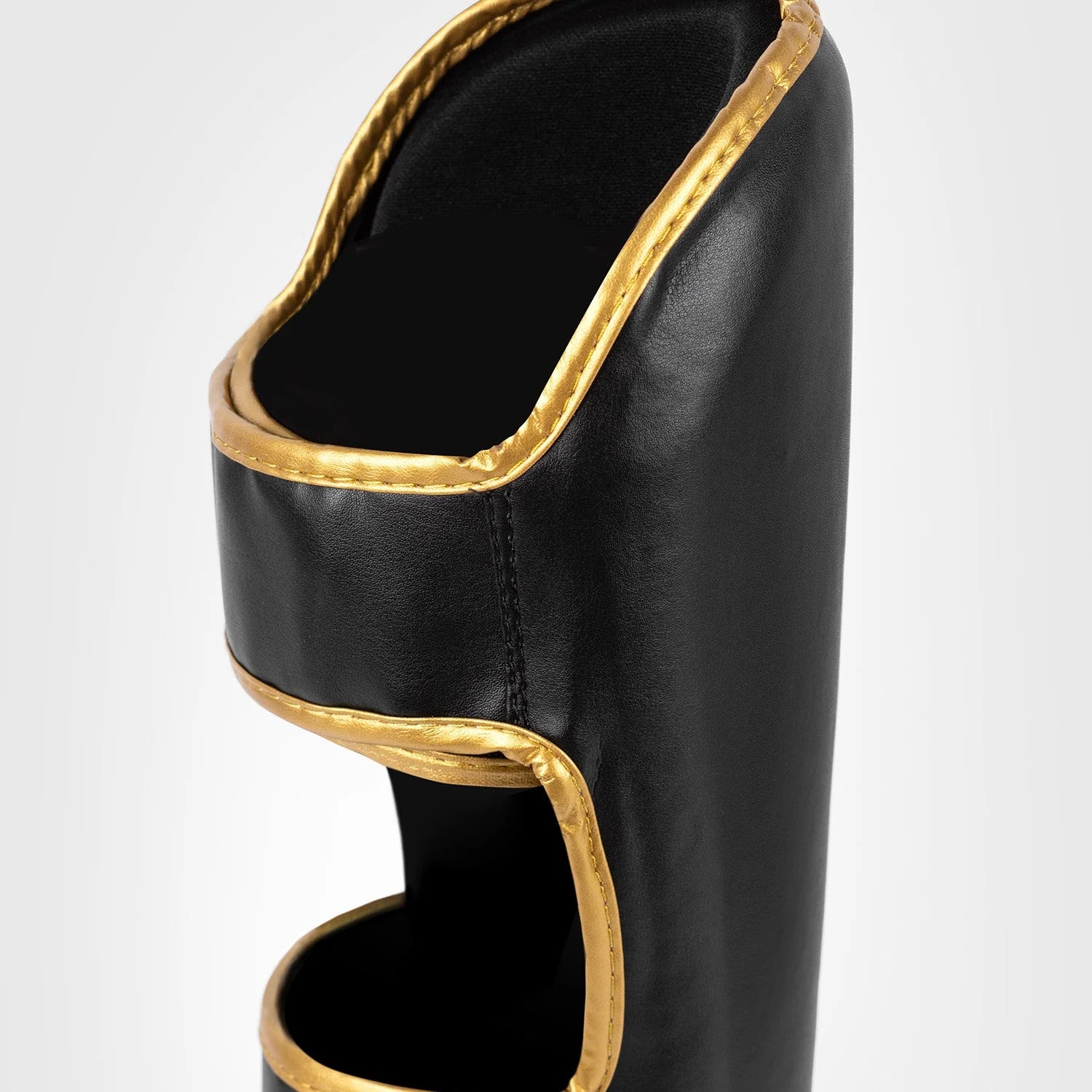 #Color_Black/Gold