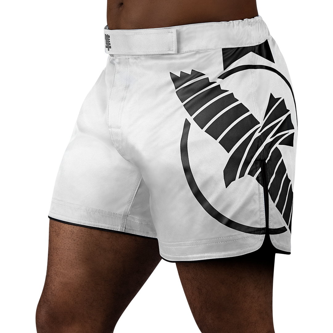 #Color_White/Black