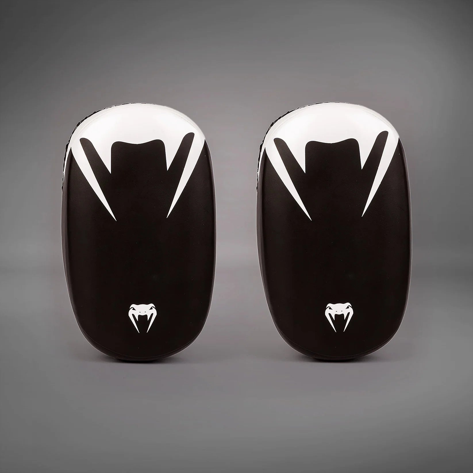 Venum Kick Boxing 2.0 Micro Fiber Paos - Black/White